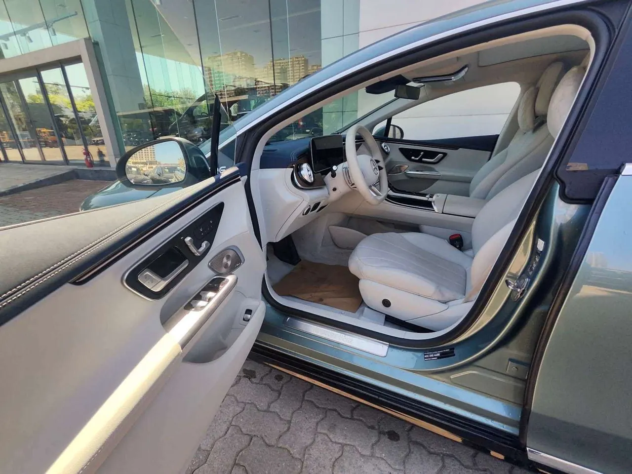 Mercedes Benz 2025 EQE 500 4MATIC EQE 500 4MATIC Deluxe Edition Automatic Gear 5