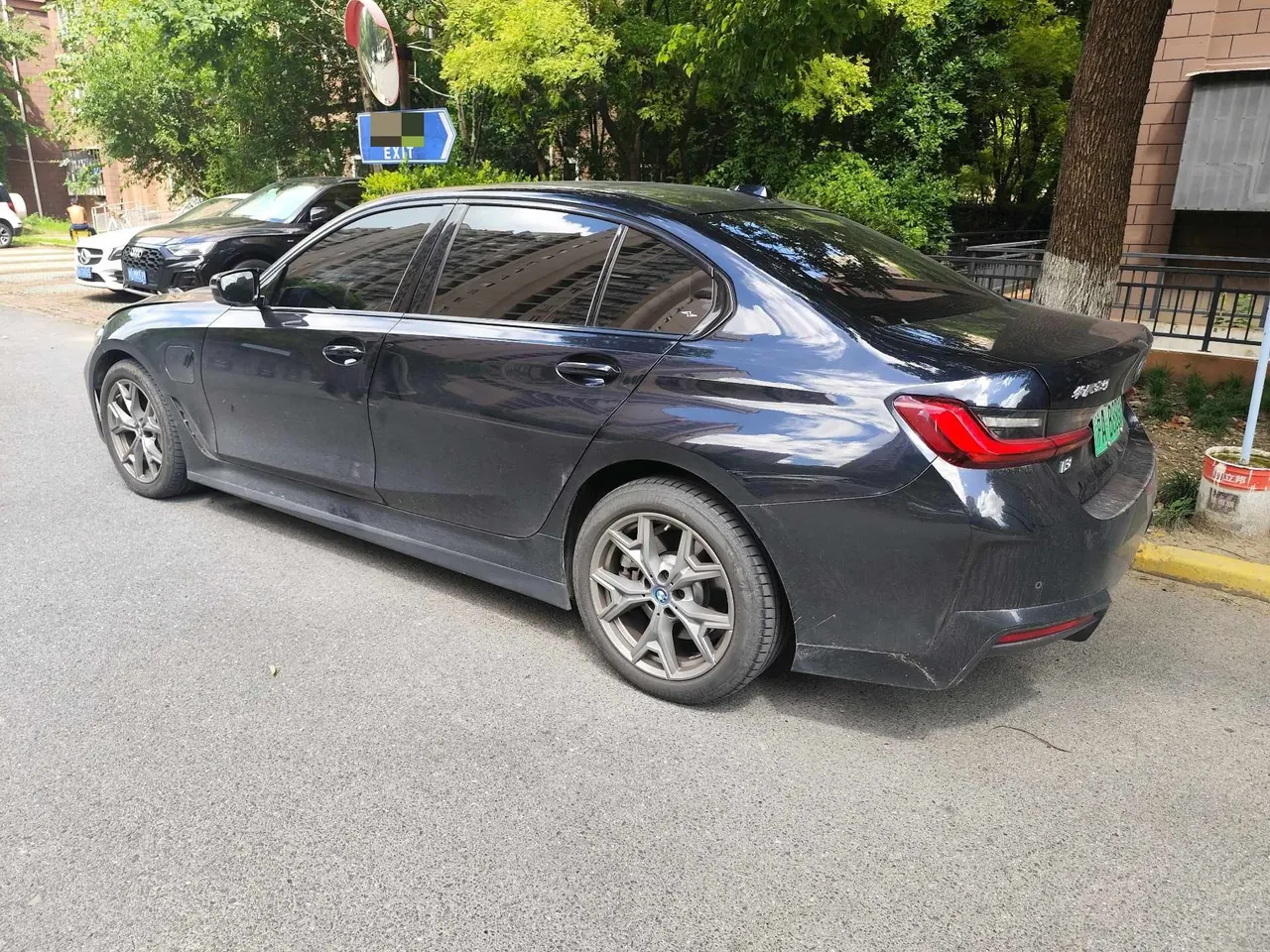 BMW 2022 i3 eDrive 35L automatic gear 5