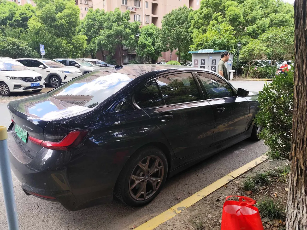 BMW 2022 i3 eDrive 35L automatic gear 6