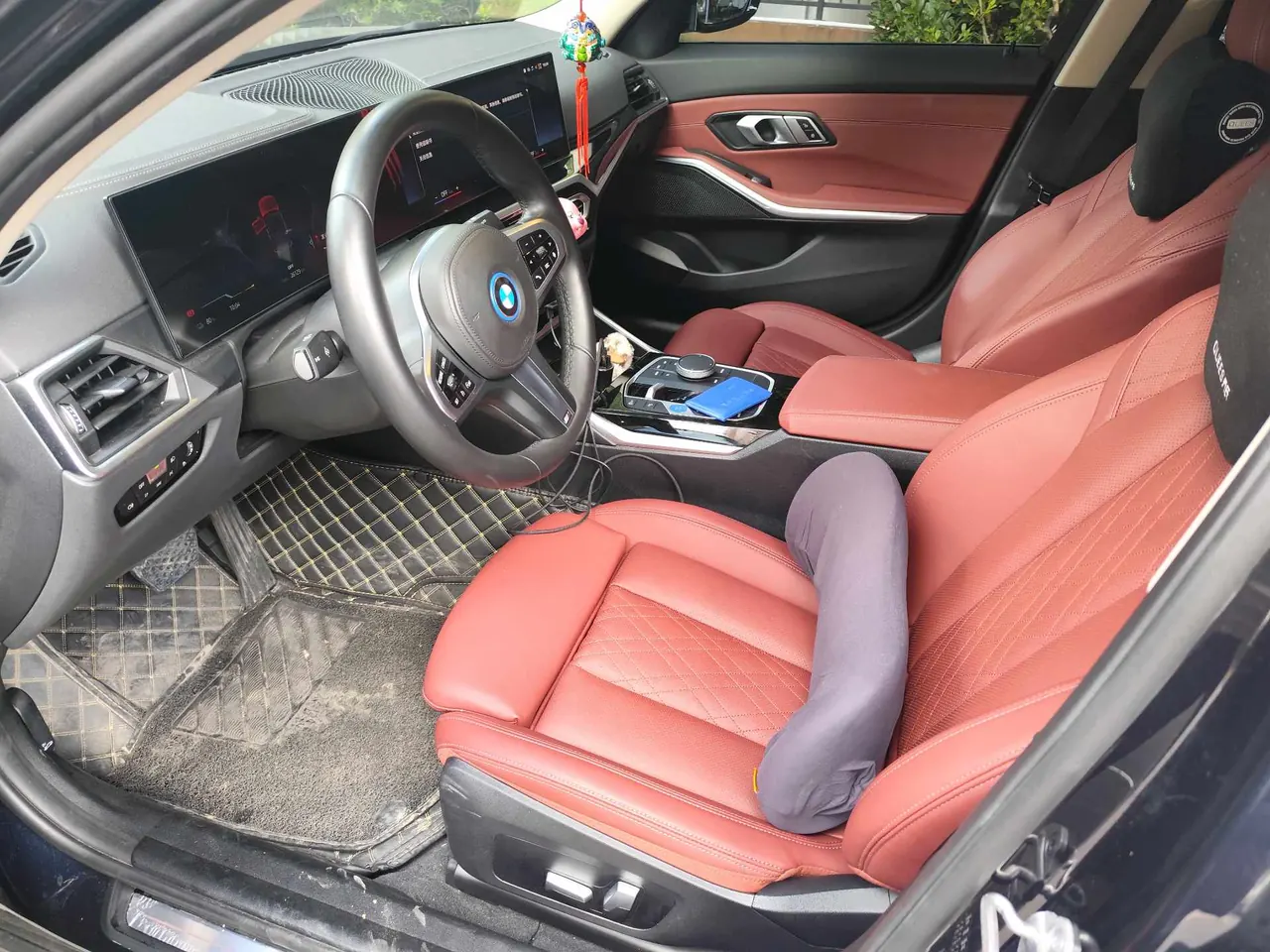 BMW 2022 i3 eDrive 35L automatic gear 8
