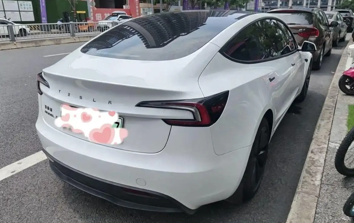 Tesla 2025 Model 3 Rear-Wheel-Drive Edition (facelift) Automatic Transmission 2