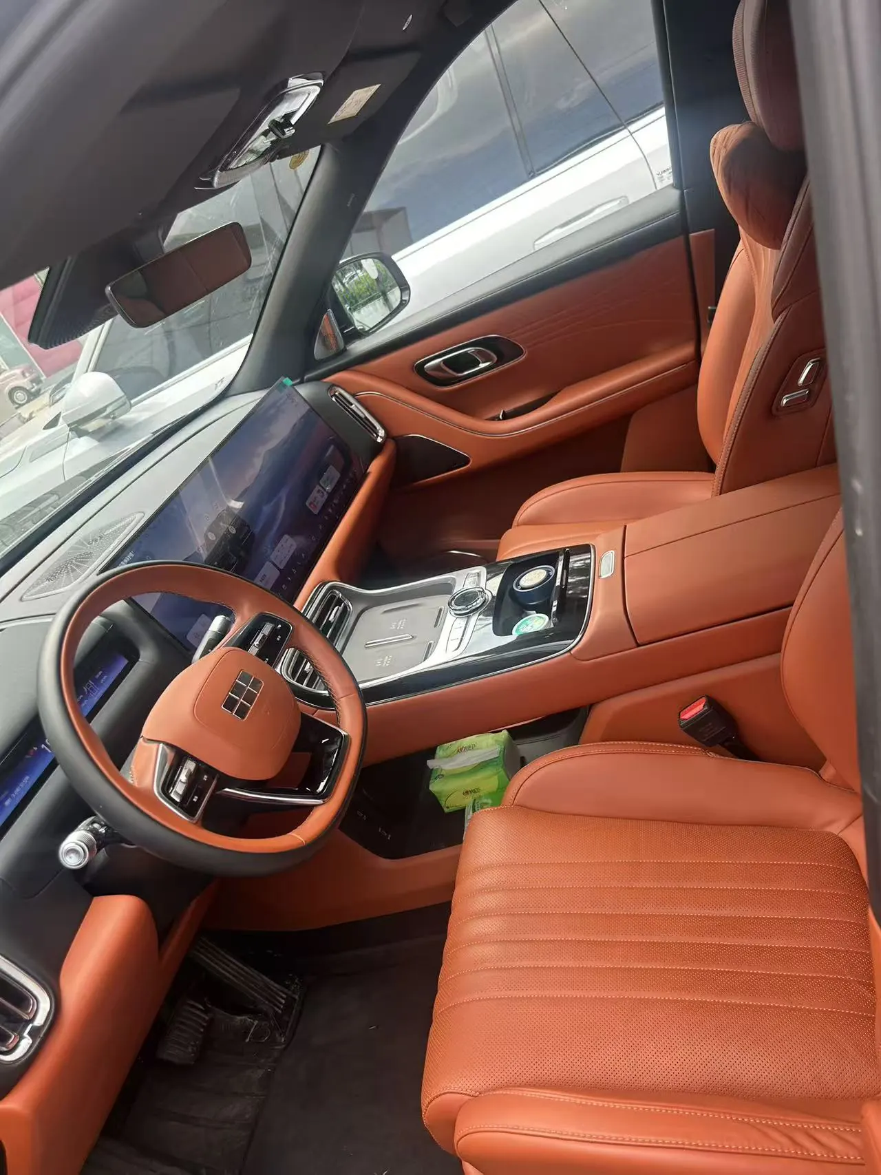 Geely Galaxy 2025 M9 1.5T 210km 4-wheel drive pilot version automatic gear 2