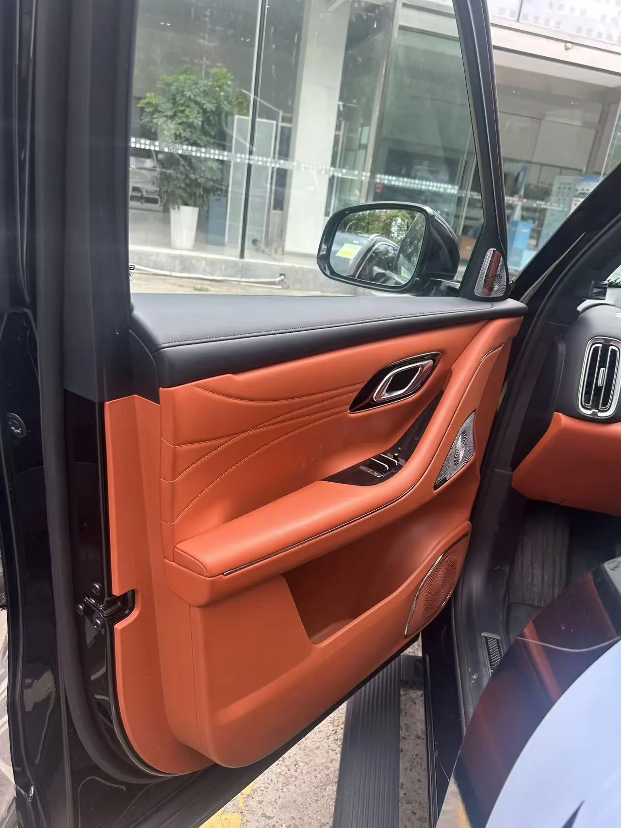 Geely Galaxy 2025 M9 1.5T 210km 4-wheel drive pilot version automatic gear 3