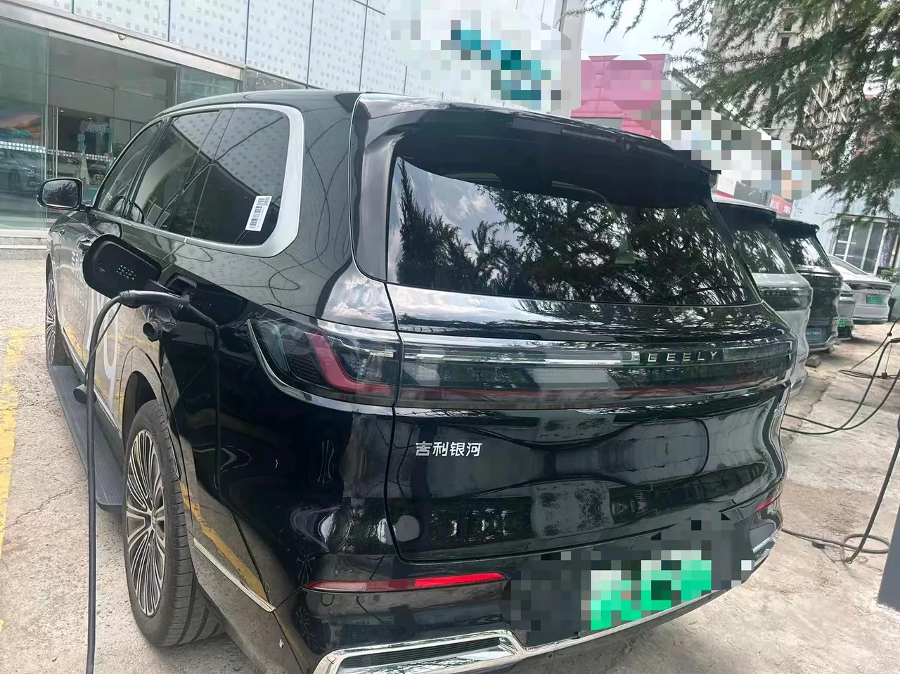 Geely Galaxy 2025 M9 1.5T 210km 4-wheel drive pilot version automatic gear 5