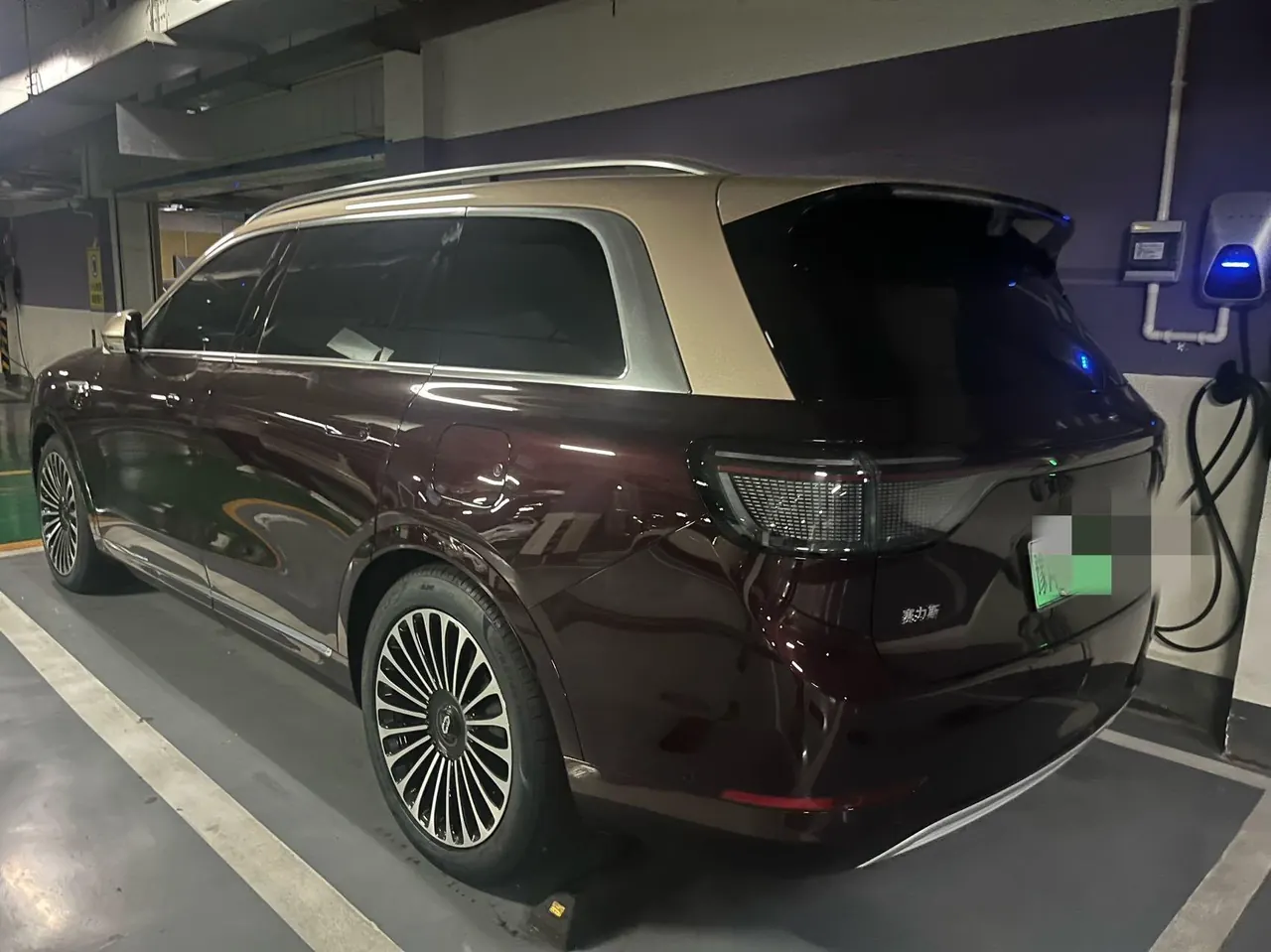AITO 2025 AITO M9 extended range Ultra version 52kWh6 seat version automatic gear 2