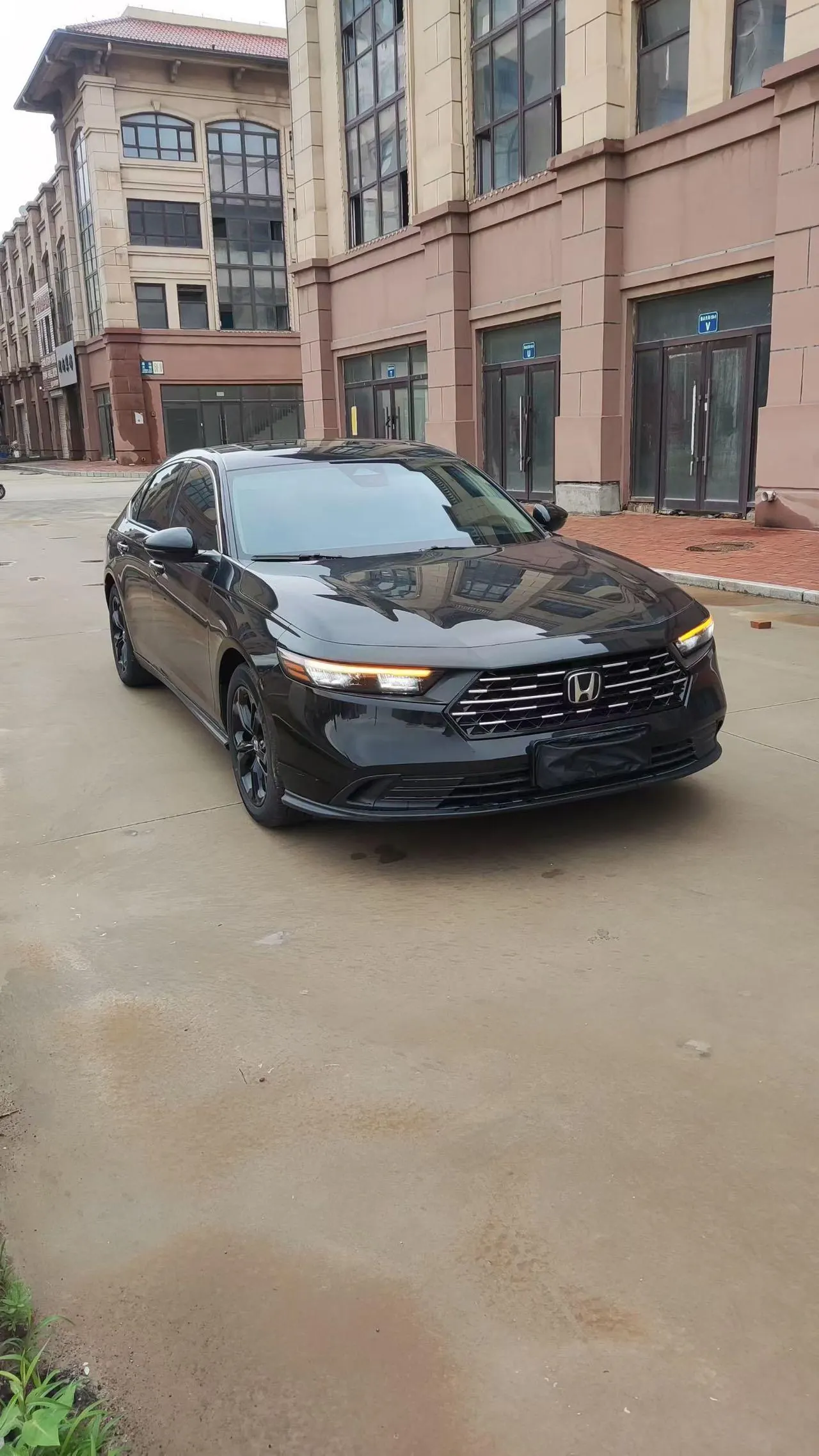 Honda 2025 11th Generation Accord 1.5T Stepless 260TURBO Deluxe Automatic Gear 3