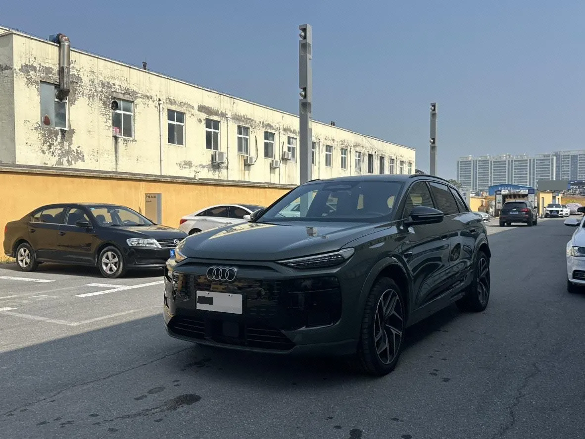 Audi 2026 Q6L Sportback e-tron Starts Pilot Edition Automatic Gear - View 1