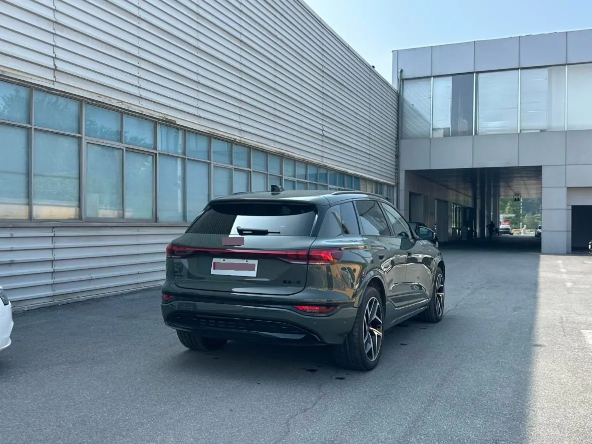 Audi 2026 Q6L Sportback e-tron Starts Pilot Edition Automatic Gear 5