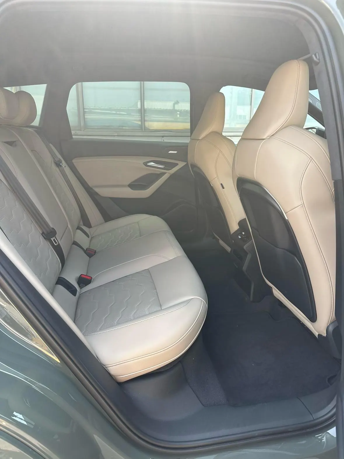 Audi 2026 Q6L Sportback e-tron Starts Pilot Edition Automatic Gear 6