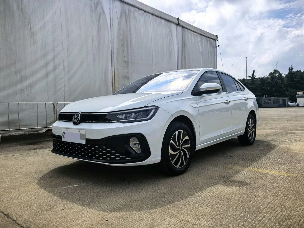 Open image lightbox: Volkswagen 2023 Lavida New 1.5 New Wish Edition Automatic Gear