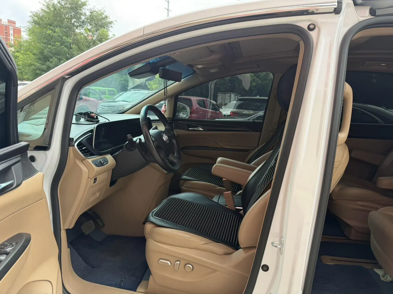 Buick 2021 GL8 ES Lu Zun 2.0T 653T Exclusive Automatic Gear 7