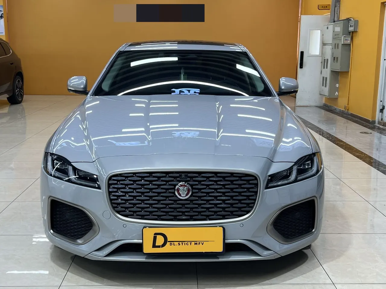 Jaguar 2024 XFL 2.0T P 12500.00g Drive Enjoy Deluxe Edition Automatic Gear 2