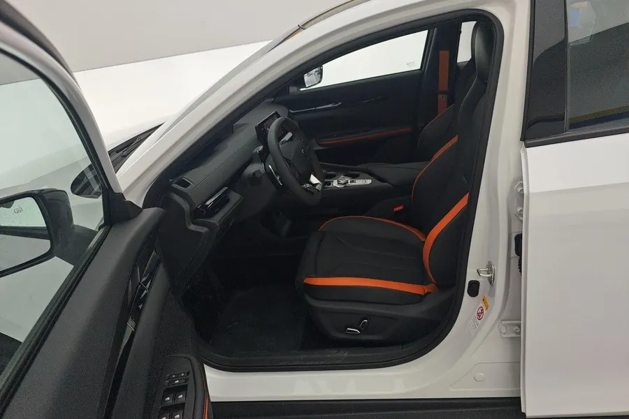 ChangAn 2024 UNI-V 1.5T High Energy Edition Automatic Gear 4