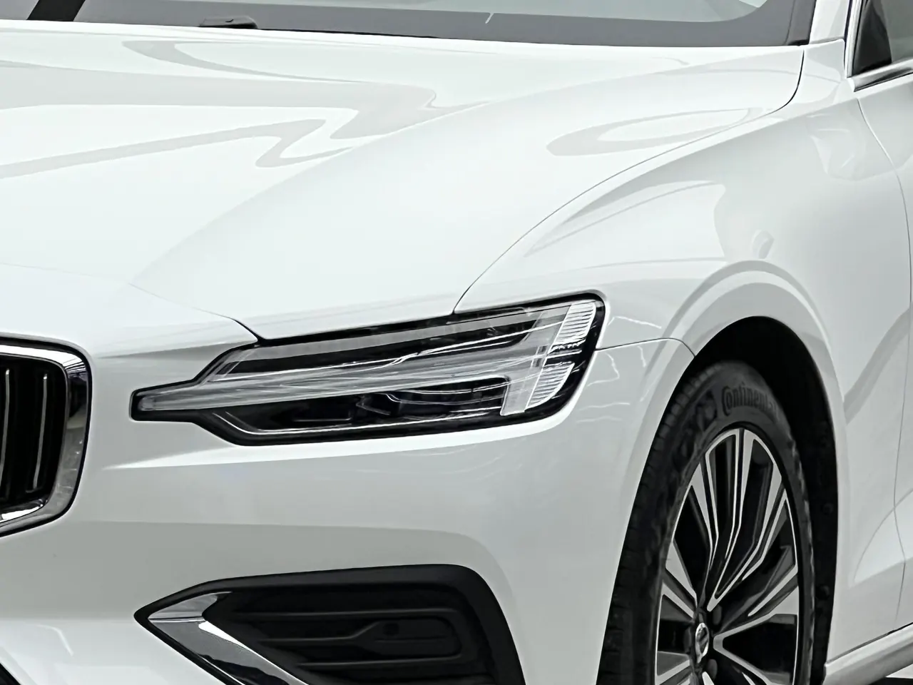 Volvo V60 (Imported) 2024 V60 48V 2.0T B5 Zhiyuan Sports Edition Automatic Gear 3