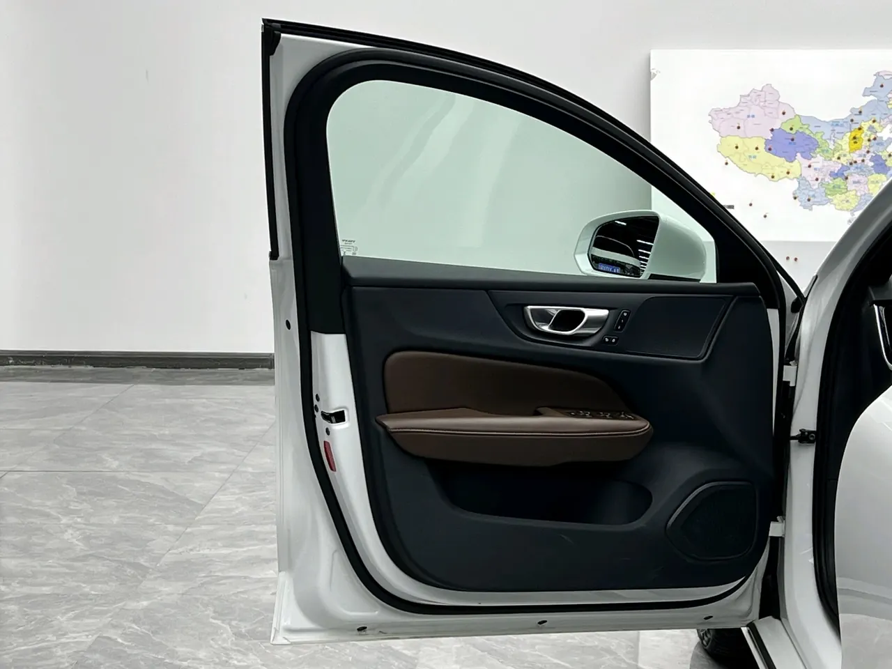 Volvo V60 (Imported) 2024 V60 48V 2.0T B5 Zhiyuan Sports Edition Automatic Gear 4