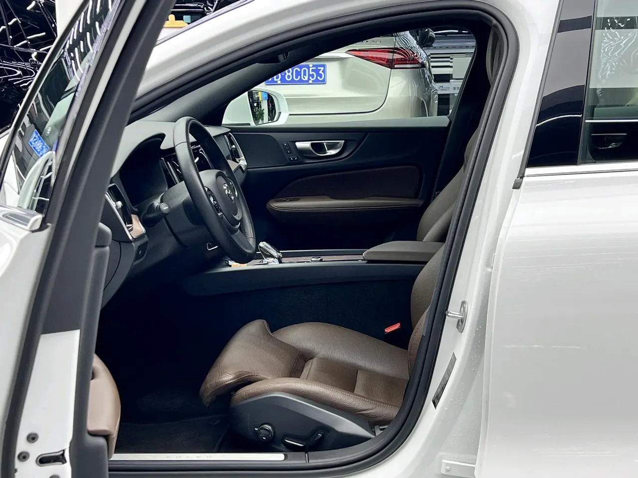 Volvo V60 (Imported) 2024 V60 48V 2.0T B5 Zhiyuan Sports Edition Automatic Gear 5
