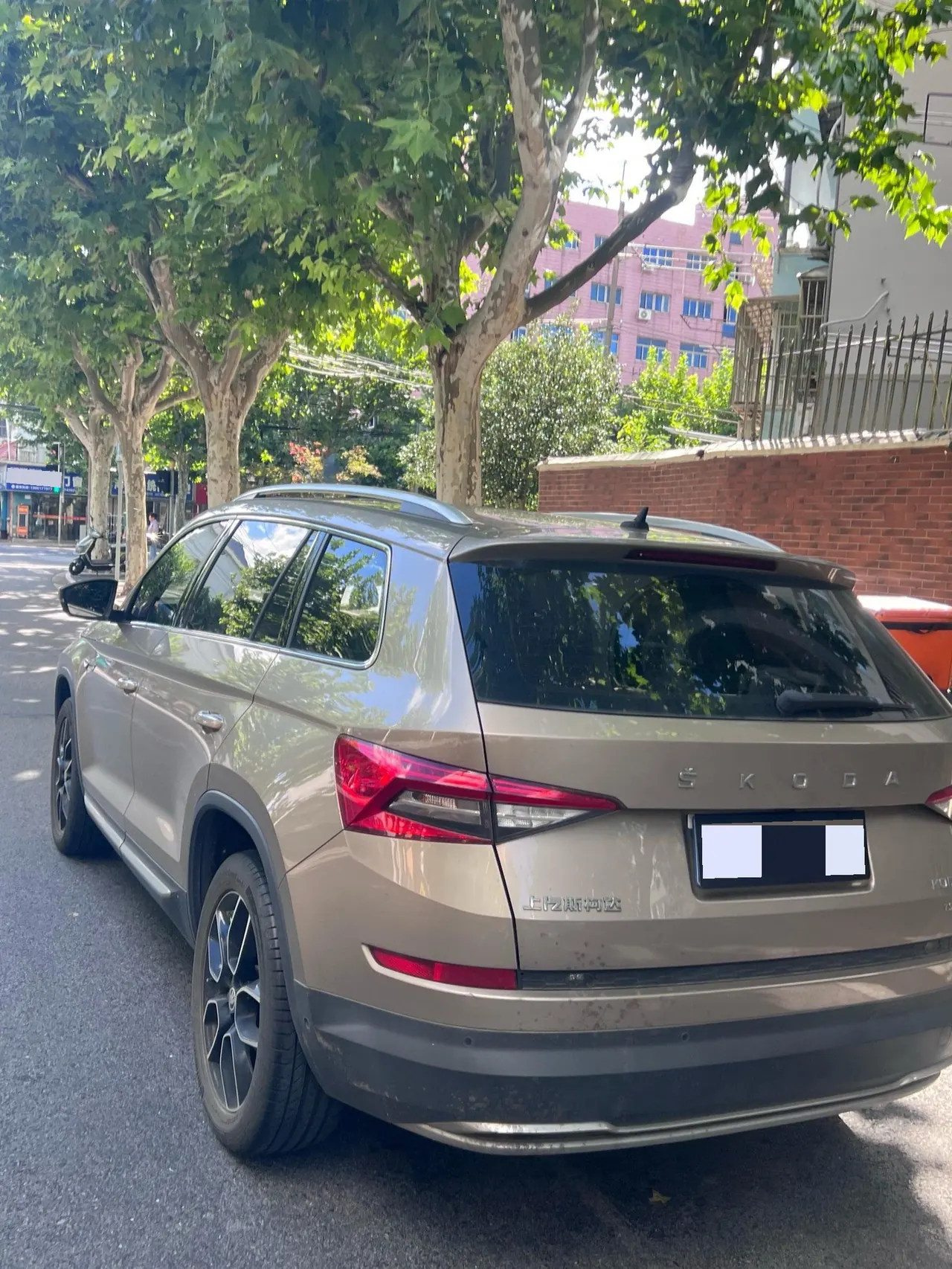 Skoda 2020 Kodiak 2.0TSI TSI 16500.00g Drive Deluxe Premium Edition 5-seat Automatic Transmission 4