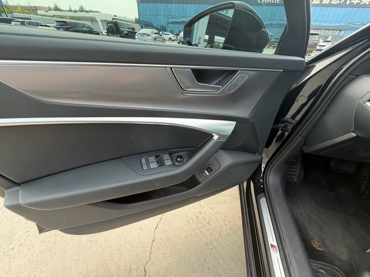 Audi 2024 A6L 2.0TFSI 40TFSI Deluxe Dynamic Automatic 9