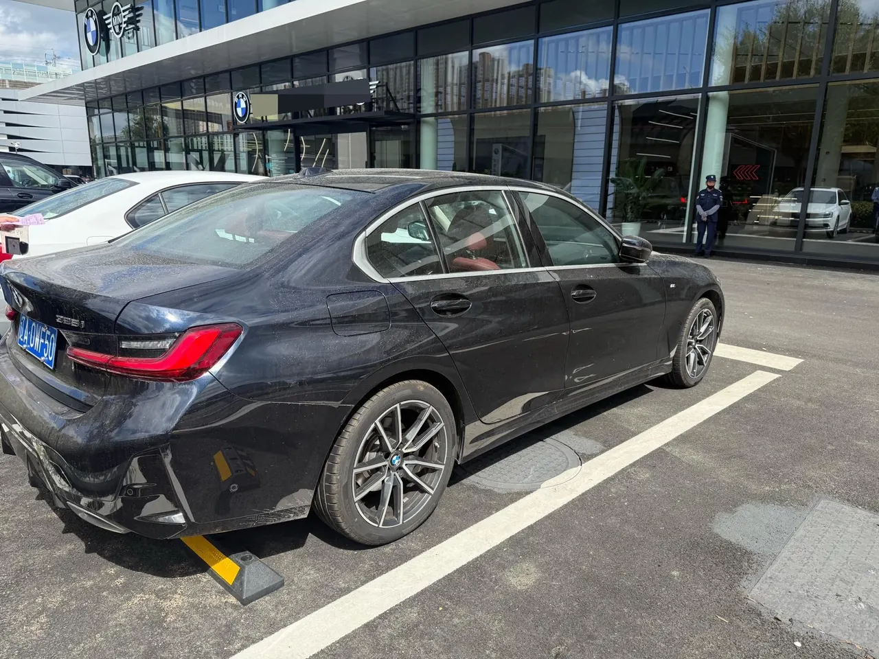 BMW 3 Series 2025 model 325i 2.0T M Sport Package automatic transmission 5