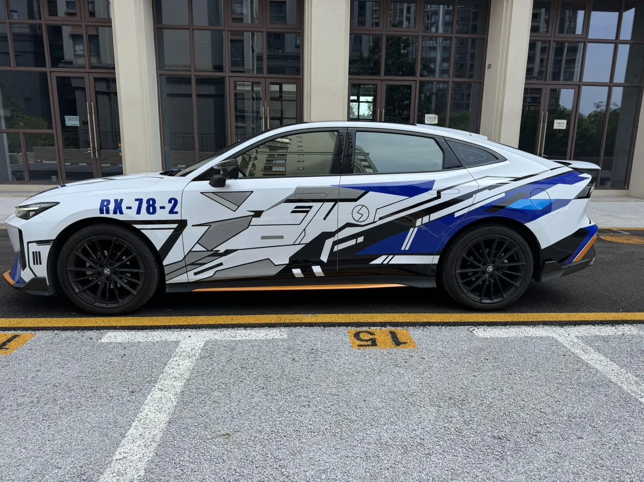 ChangAn 2024 UNI-V 1.5T Distinguished Sports Automatic 3