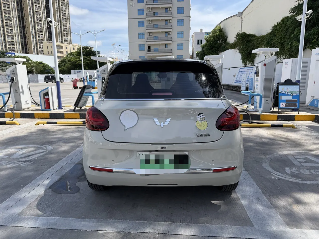 WuLing 2024 Plantronics 410km LingBox Exclusive Automatic Transmission 4