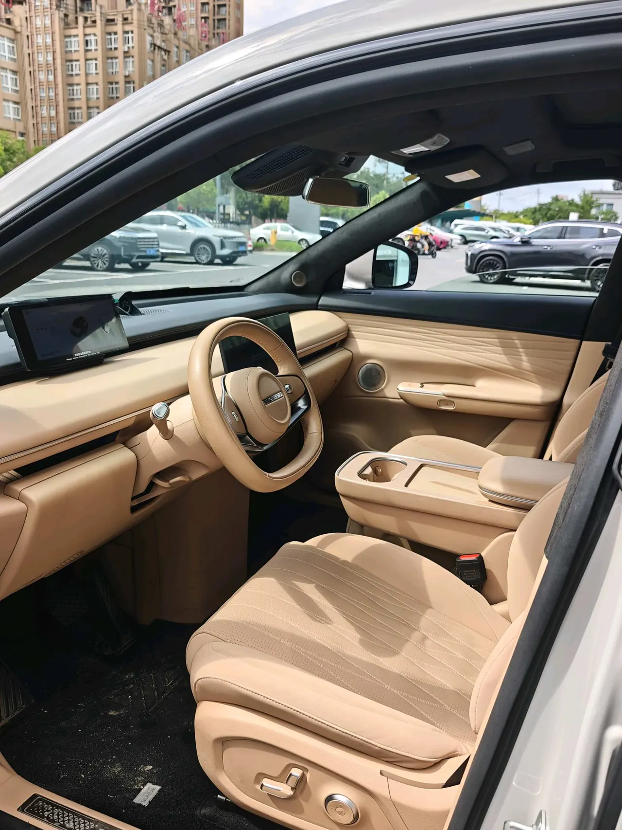 Xingtu 2025 Stelato ET 240 Ultra 4-wheel drive automatic gear 2
