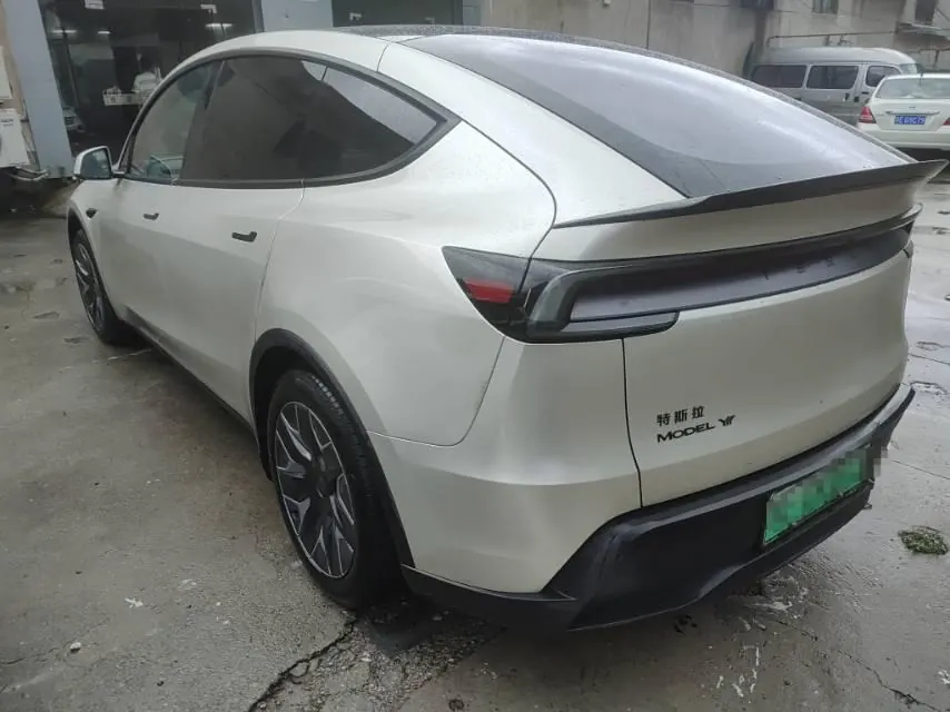 Tesla 2025 Model Y L Long Endurance All-Wheel Drive Automatic Transmission 3