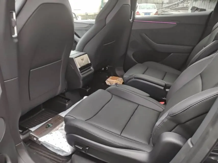 Tesla 2025 Model Y L Long Endurance All-Wheel Drive Automatic Transmission 4