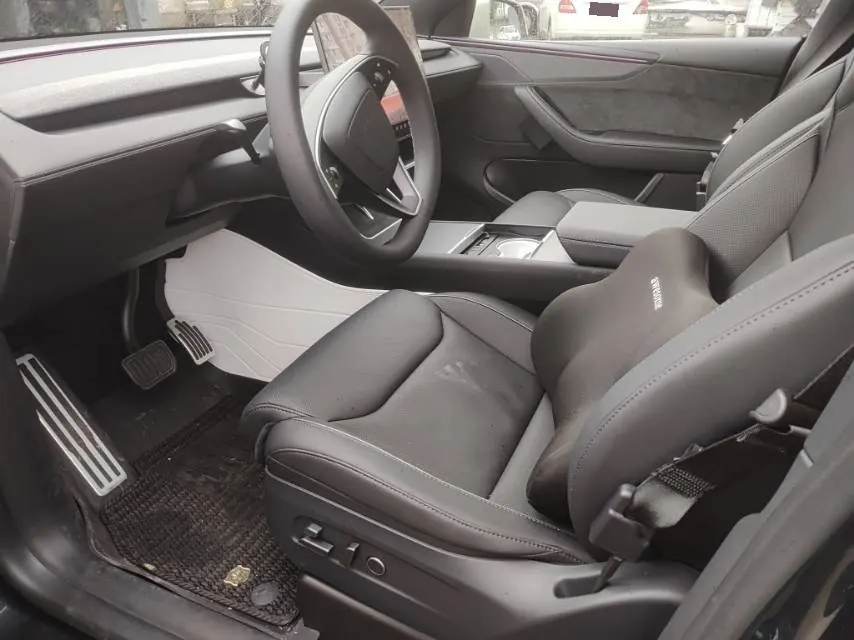 Tesla 2025 Model Y L Long Endurance All-Wheel Drive Automatic Transmission 5