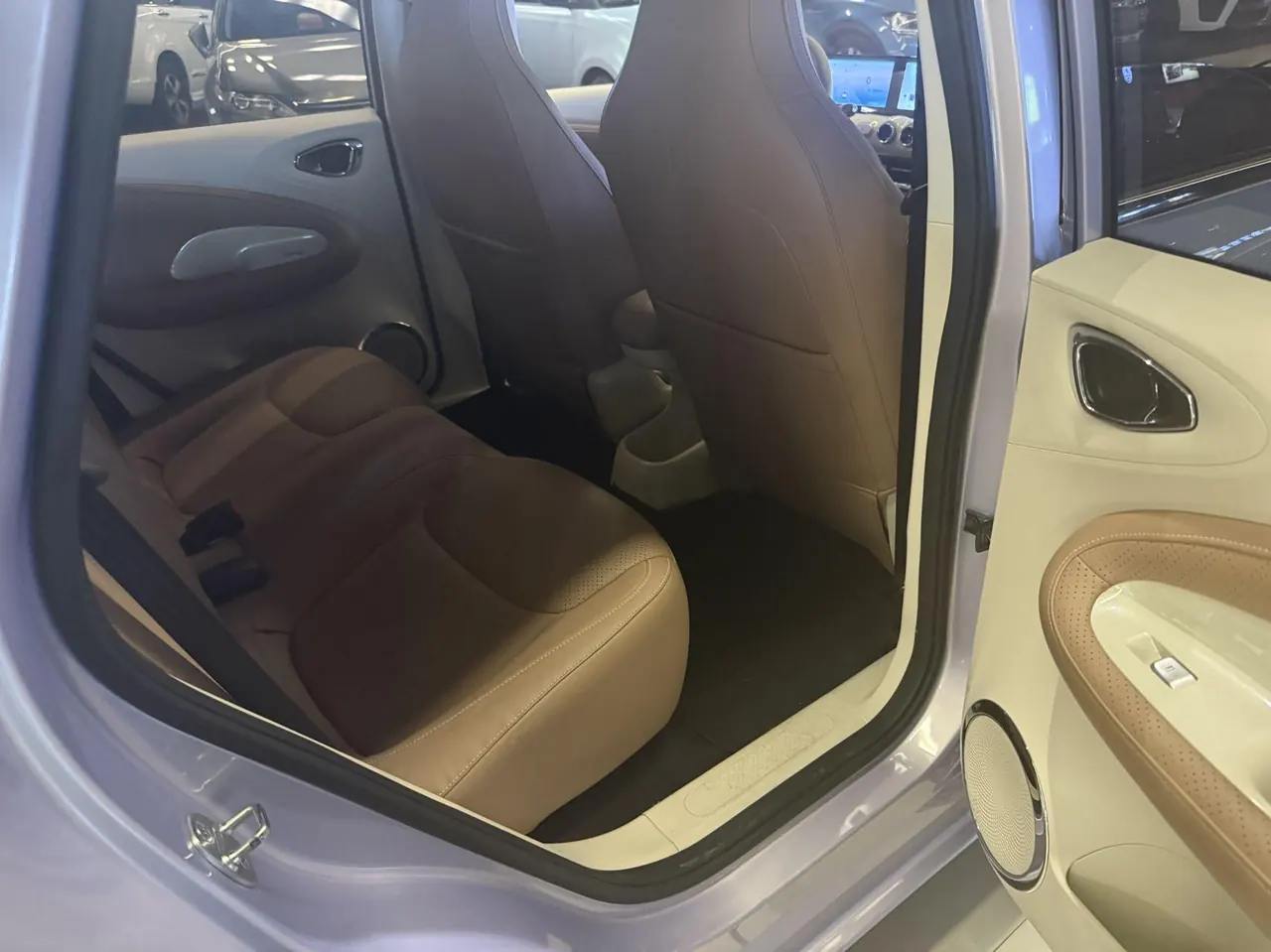 WuLing 2025 Plantronics 410km LingBox Exclusive Automatic Transmission 5