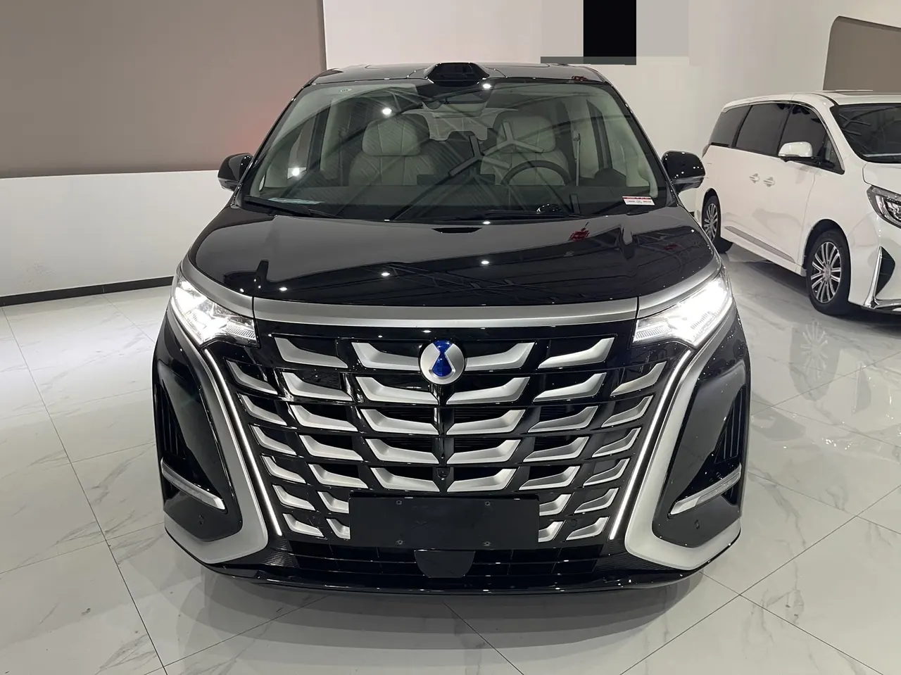Denza 2025 Denza D9 DM-i 1.5T stepless intelligent driving version 1020 four-wheel drive flagship automatic gear 2