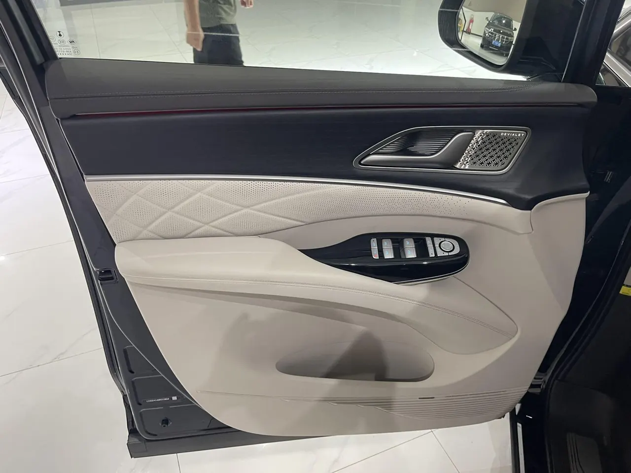 Denza 2025 Denza D9 DM-i 1.5T stepless intelligent driving version 1020 four-wheel drive flagship automatic gear 3