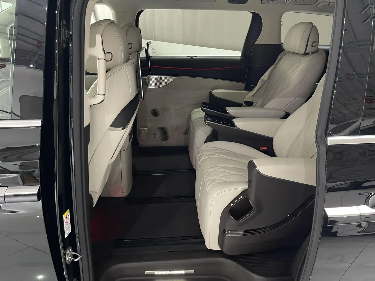 Denza 2025 Denza D9 DM-i 1.5T stepless intelligent driving version 1020 four-wheel drive flagship automatic gear 5