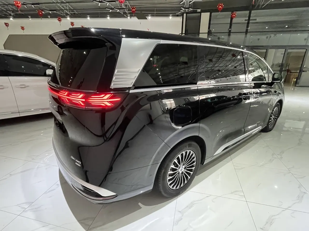 Denza 2025 Denza D9 DM-i 1.5T stepless intelligent driving version 1020 four-wheel drive flagship automatic gear 7