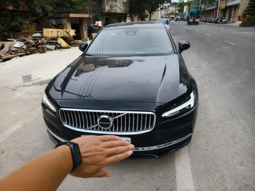Volvo S90 New Energy 2020 S90 PHEV 2.0T T8 Zhiyi Deluxe Automatic Gear 2