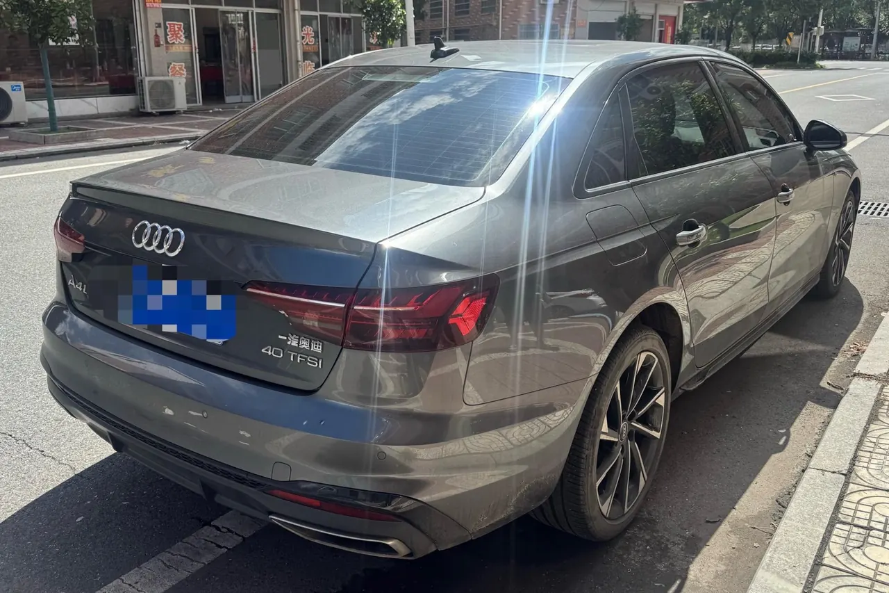 Audi 2023 A4L 2.0TFSI 40TFSI Deluxe Dynamic Automatic 3