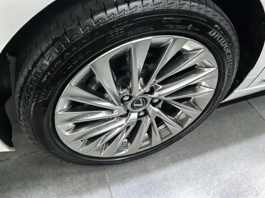 Lexus ES (Imported) 2021 ES300h 2.5 Stepless Administrative Edition Automatic Gear 8