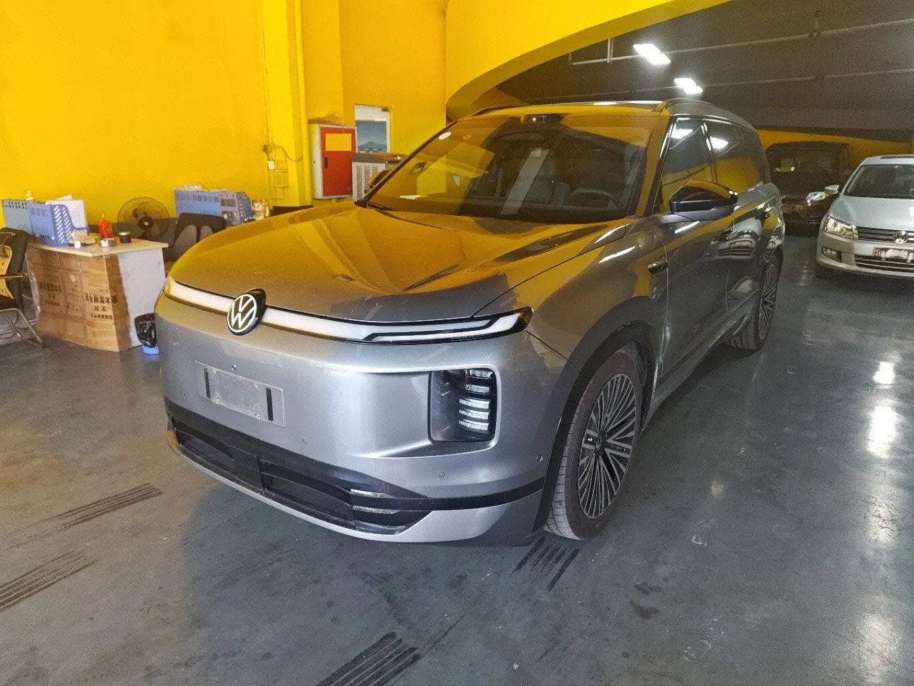 Open image lightbox: Volkswagen 2026 ID.ERA 9X Max 4-wheel drive automatic gear