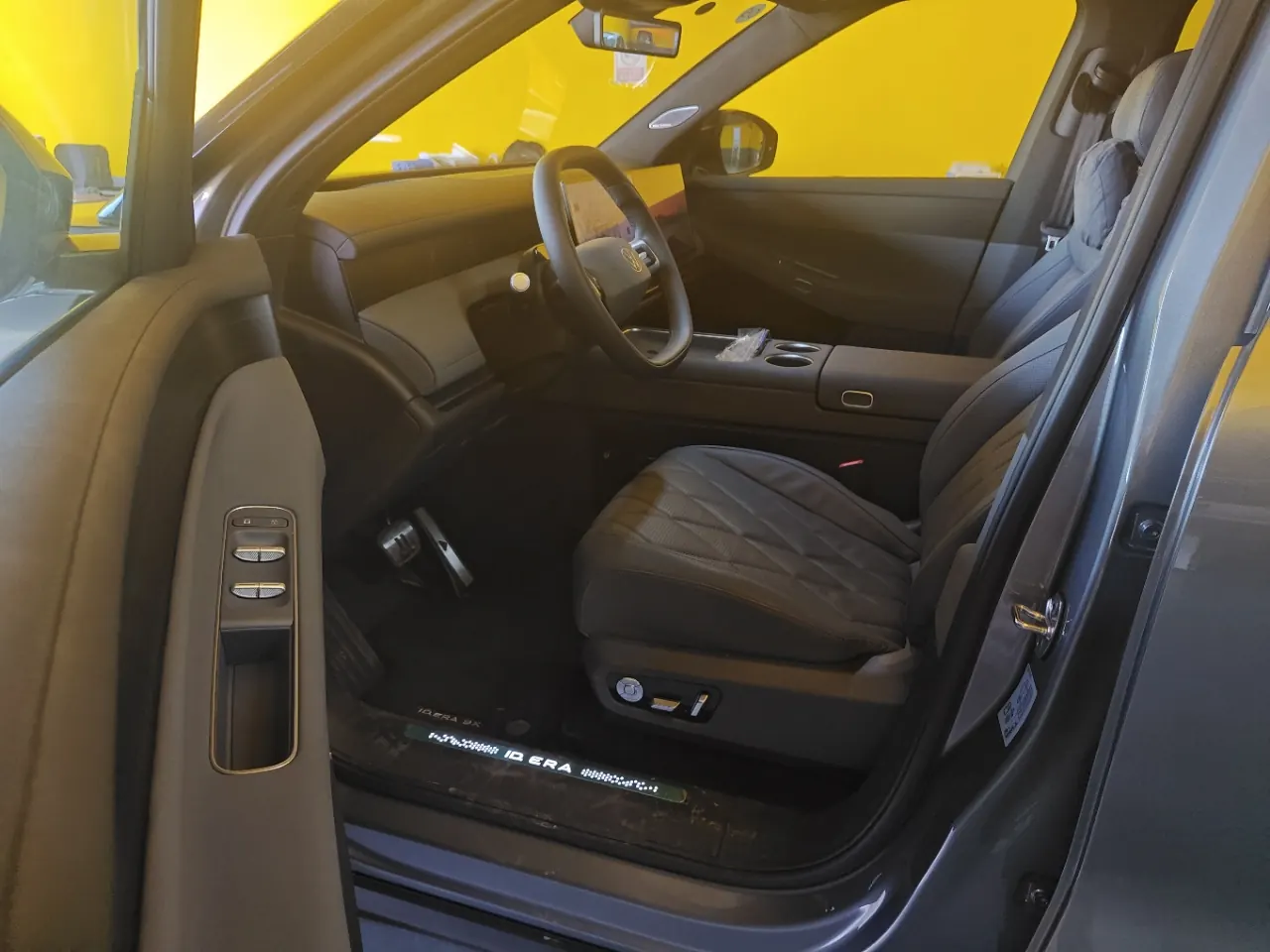 Volkswagen 2026 ID.ERA 9X Max 4-wheel drive automatic gear 4