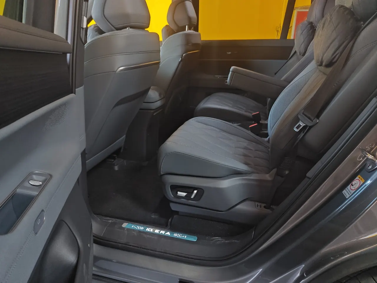 Volkswagen 2026 ID.ERA 9X Max 4-wheel drive automatic gear 5
