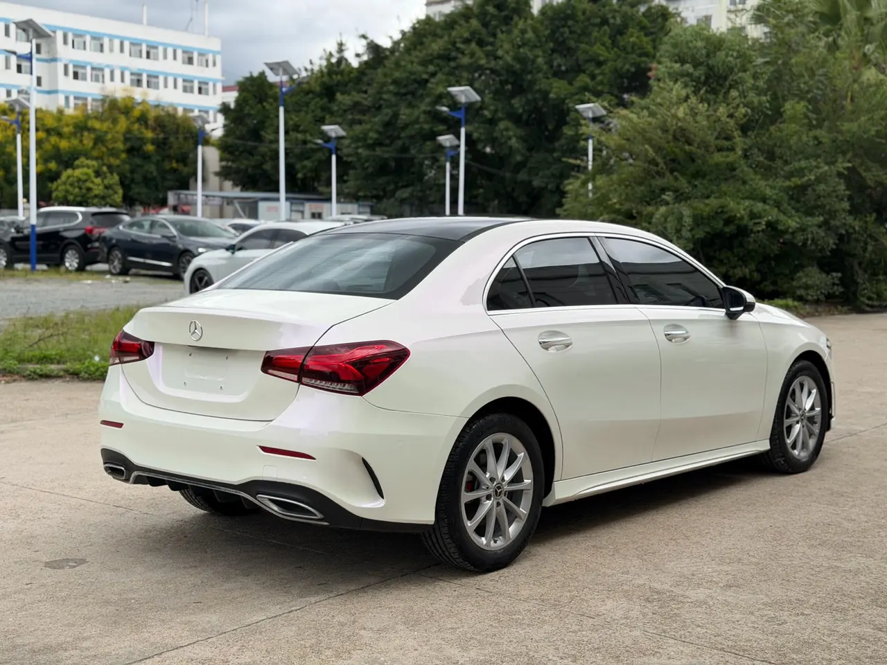 Mercedes Benz Class A 2021 A 200 L 1.3T Dynamic Automatic 9