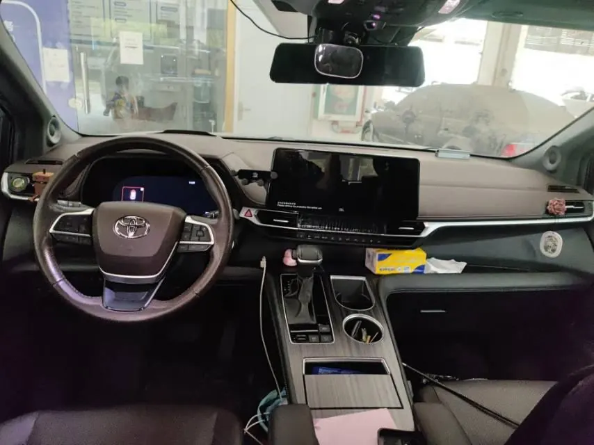 Toyota 2021 Sana 2.5 Stepless Platinum Edition Automatic Transmission 3