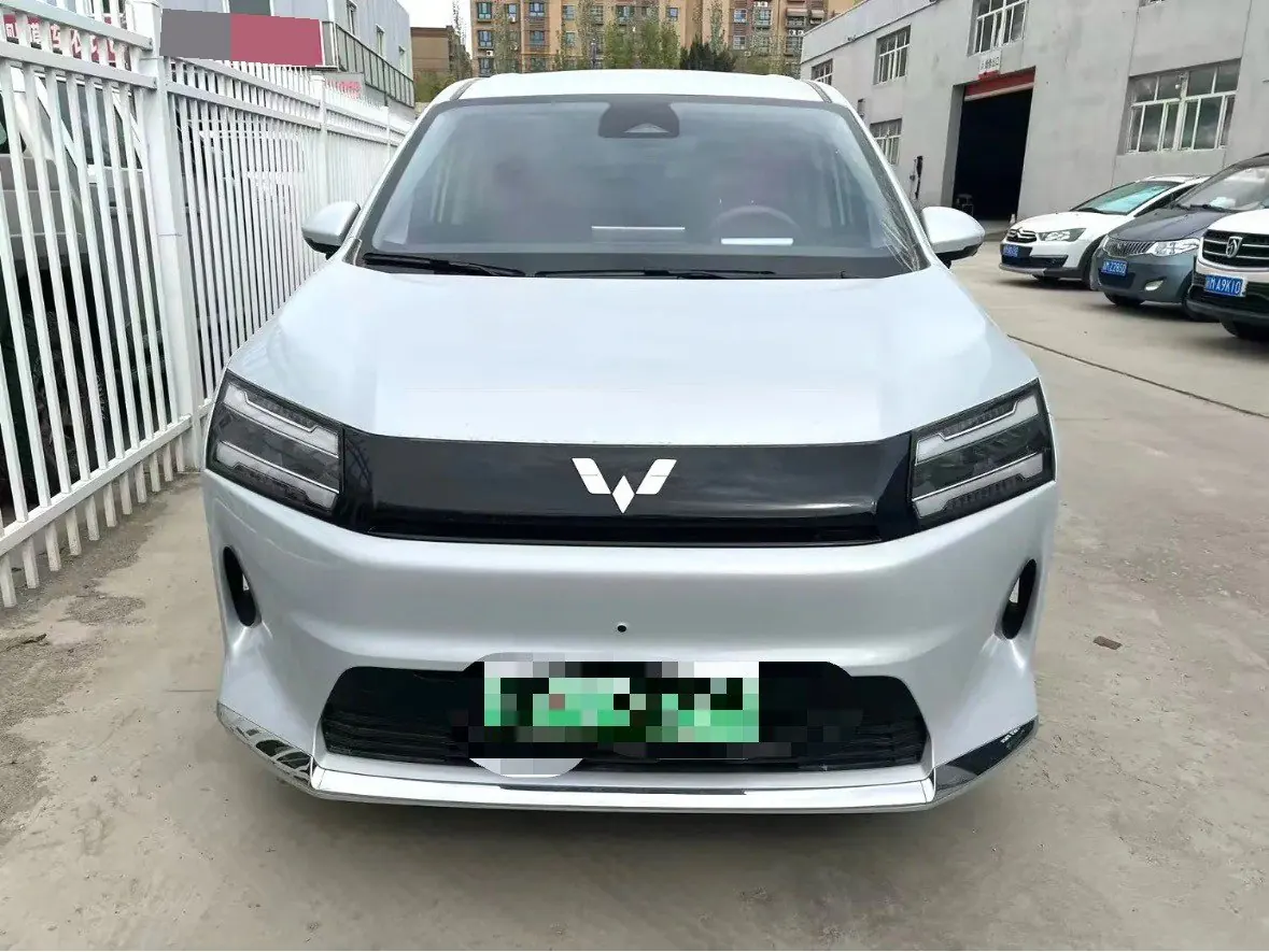 WuLing 2025 Starlight 730 500km Luxury Automatic Gear 2
