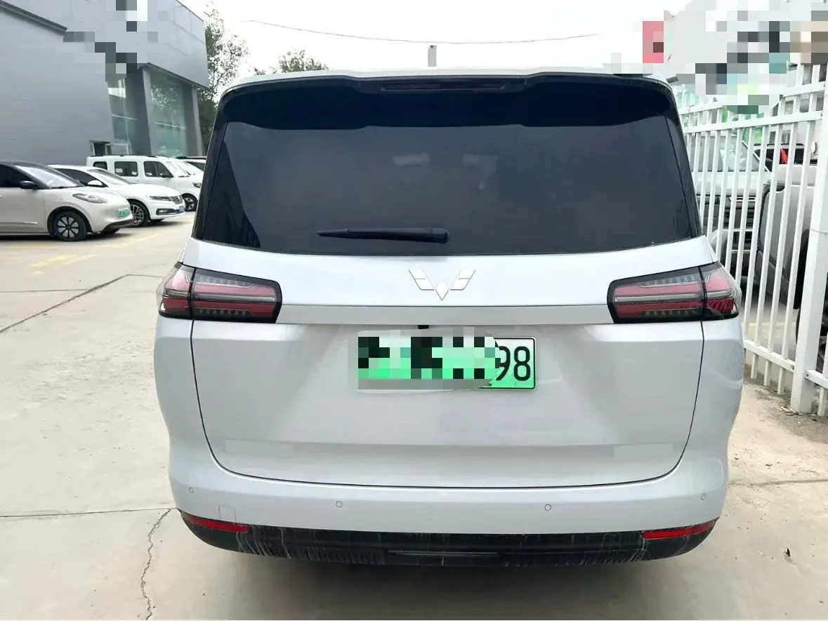 WuLing 2025 Starlight 730 500km Luxury Automatic Gear 6