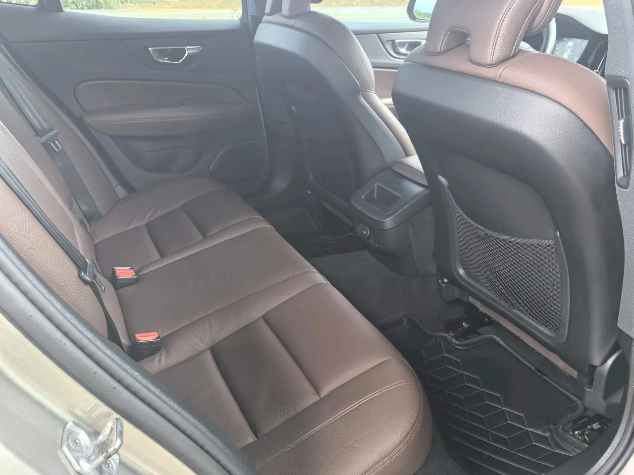 Volvo 2022 S60 48V 2.0T B4 Zhiyuan Deluxe Edition Automatic Gear 10