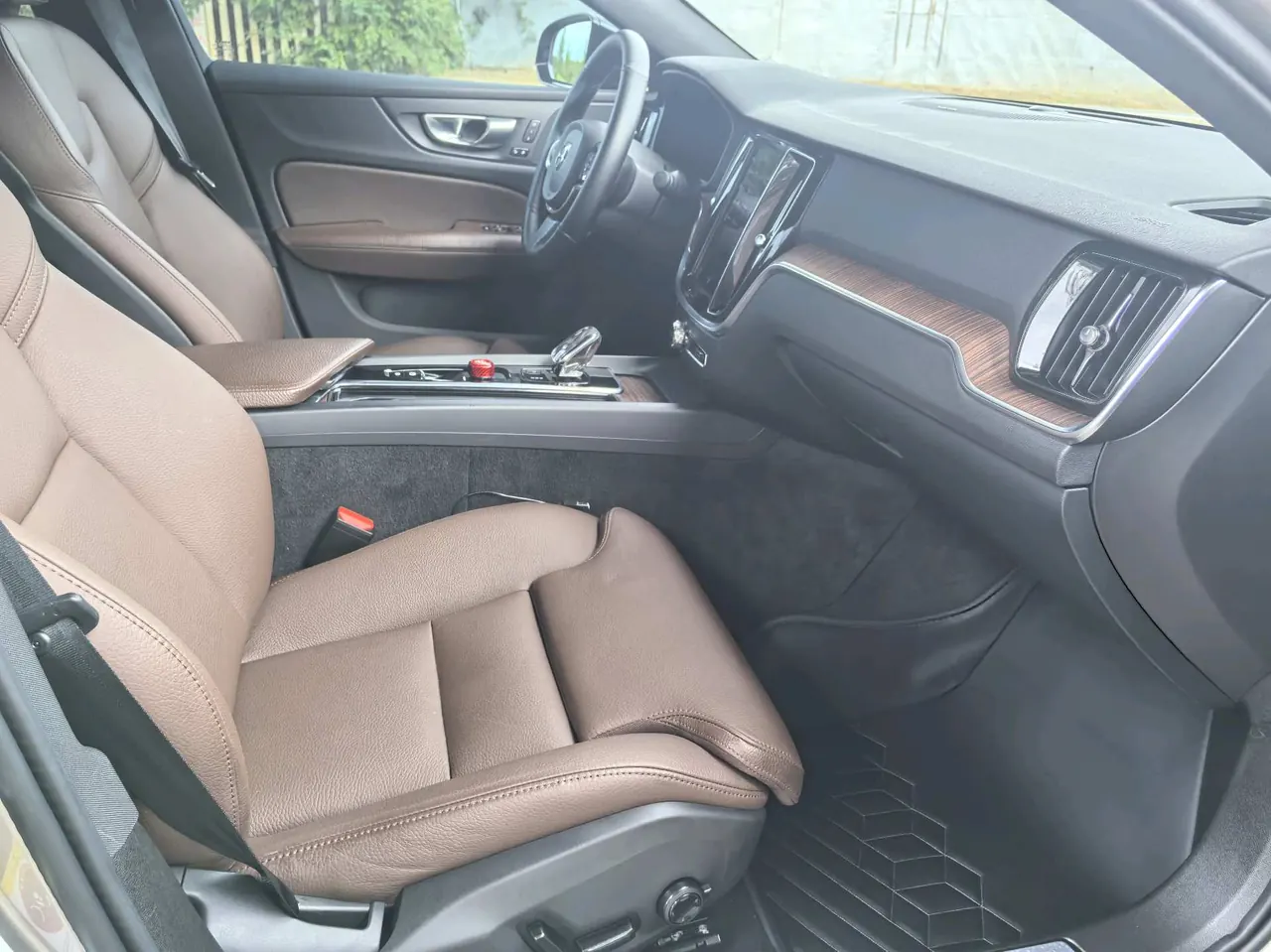 Volvo 2022 S60 48V 2.0T B4 Zhiyuan Deluxe Edition Automatic Gear 9