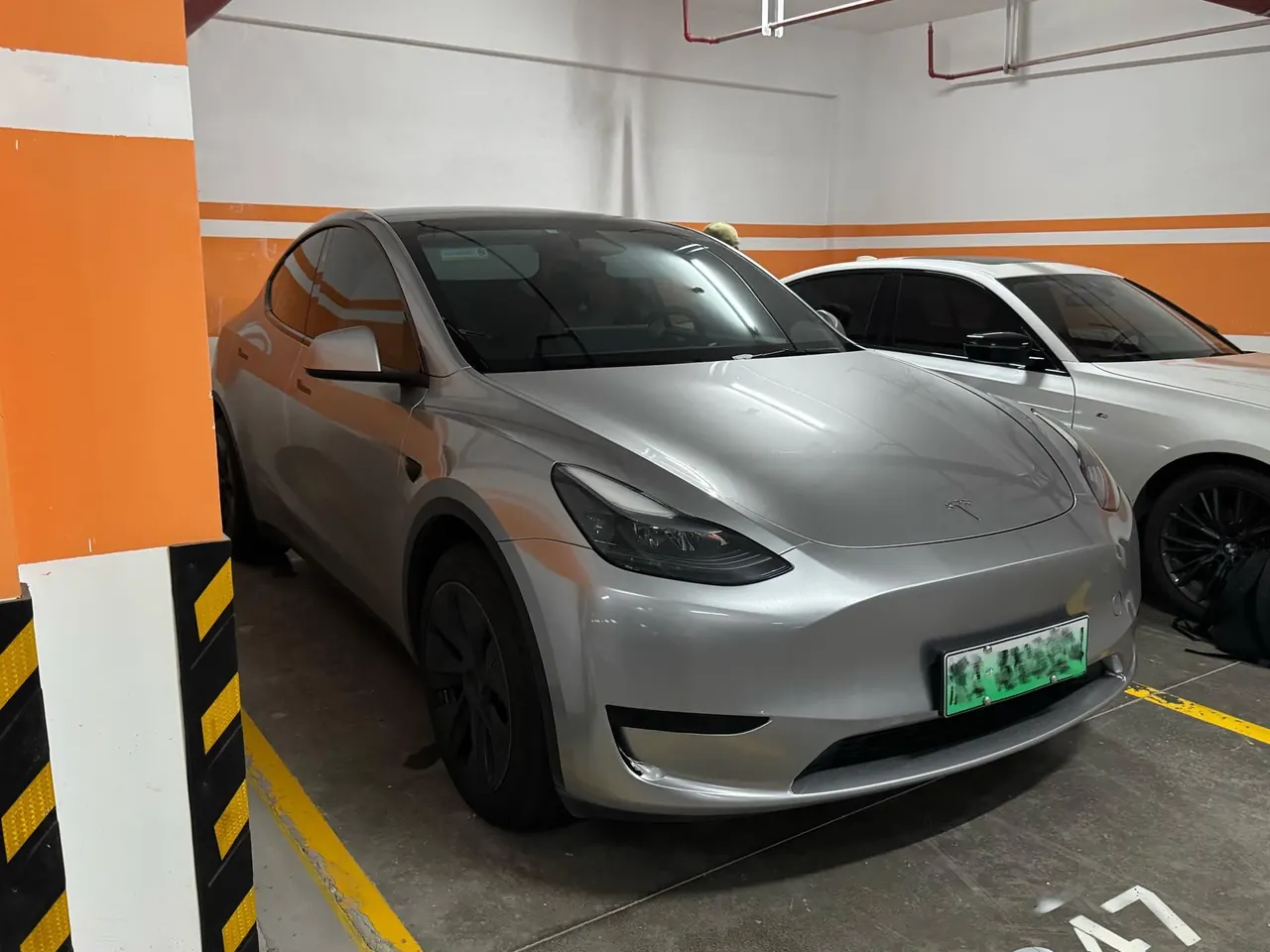 Tesla 2024 Model Y rear-wheel drive version automatic transmission 3