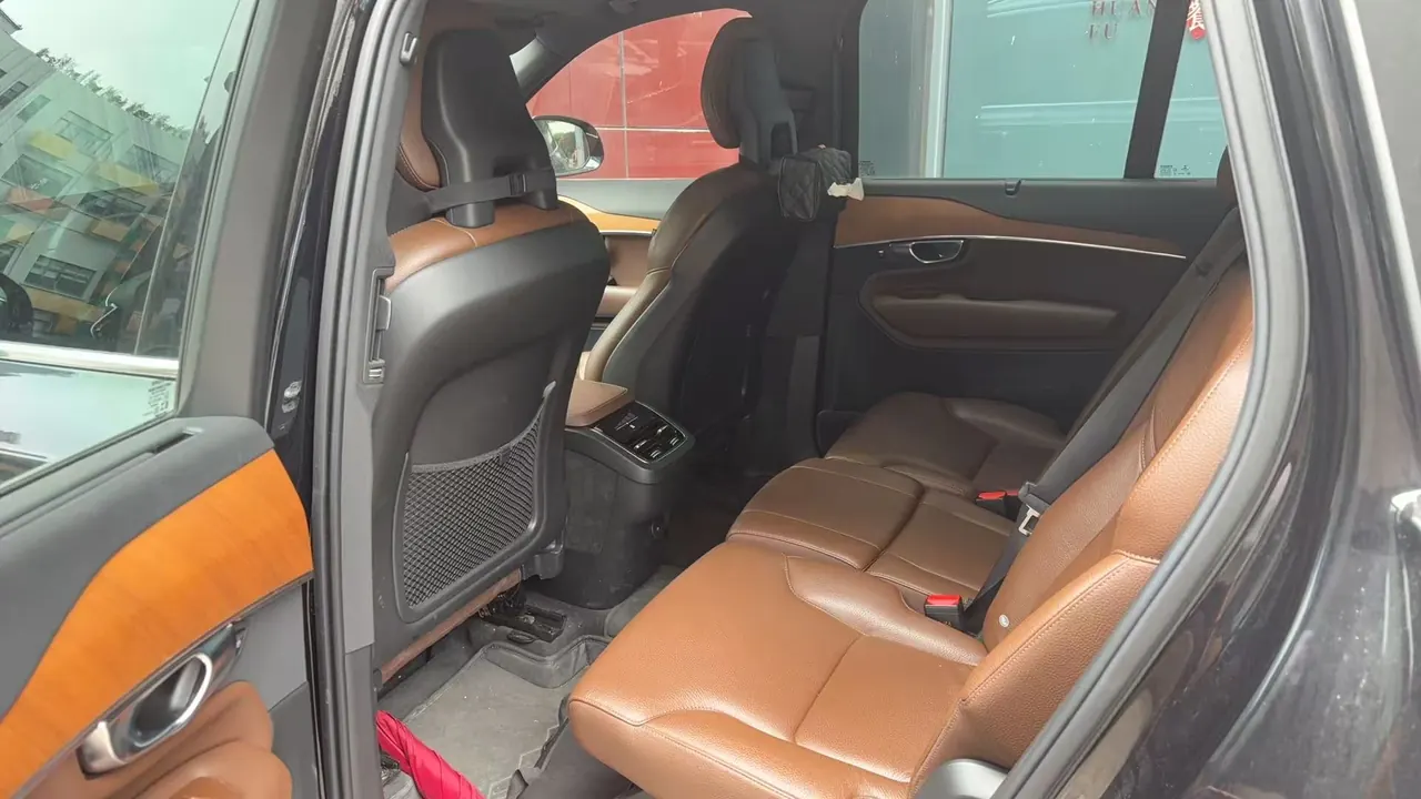 Volvo XC90 (Imported) 2021 XC90 48V 2.0T B6 Zhiyi Deluxe Edition 7-seat Automatic Gear 5