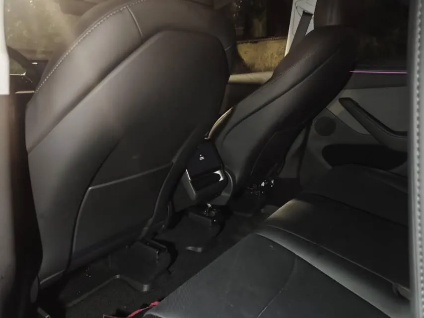 Tesla 2025 Model Y rear-wheel drive version automatic transmission 3