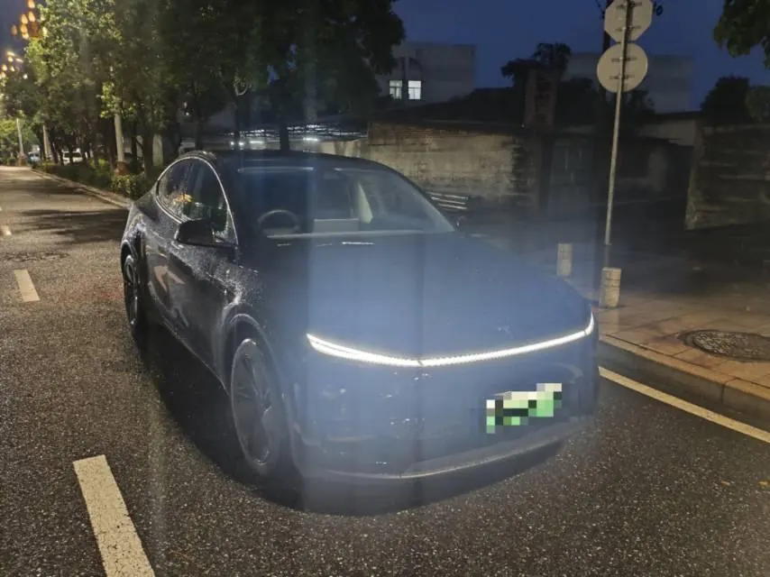 Tesla 2025 Model Y rear-wheel drive version automatic transmission 5